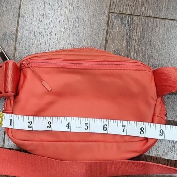 Lululemon everything belt bag - Picture 4 of 7